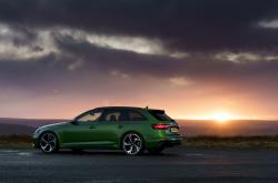 开云体育-跨越大洋的冷静刀锋，霍勒迪在雄鹿对阵广东队的神秘对决中定义无争议最佳