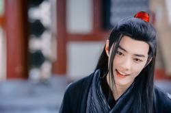 开云体育APP下载-从团队碾压到个体闪耀，现代足球的双重魅力—拜仁完美风暴与劳塔罗的孤星时刻