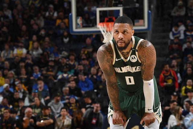 雷霆横扫76人，利拉德爆发神勇