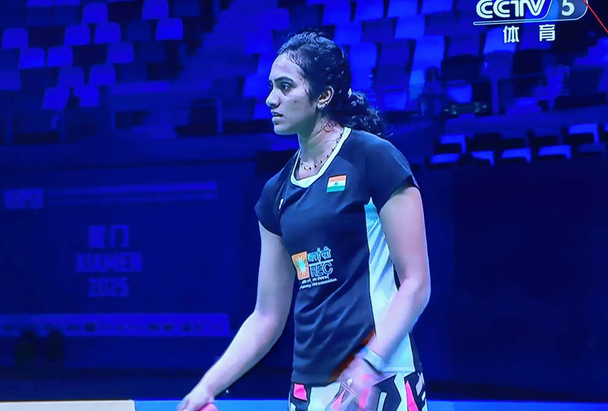 包含印度羽毛球队力克日本羽毛球队，辛杜统治全场的词条