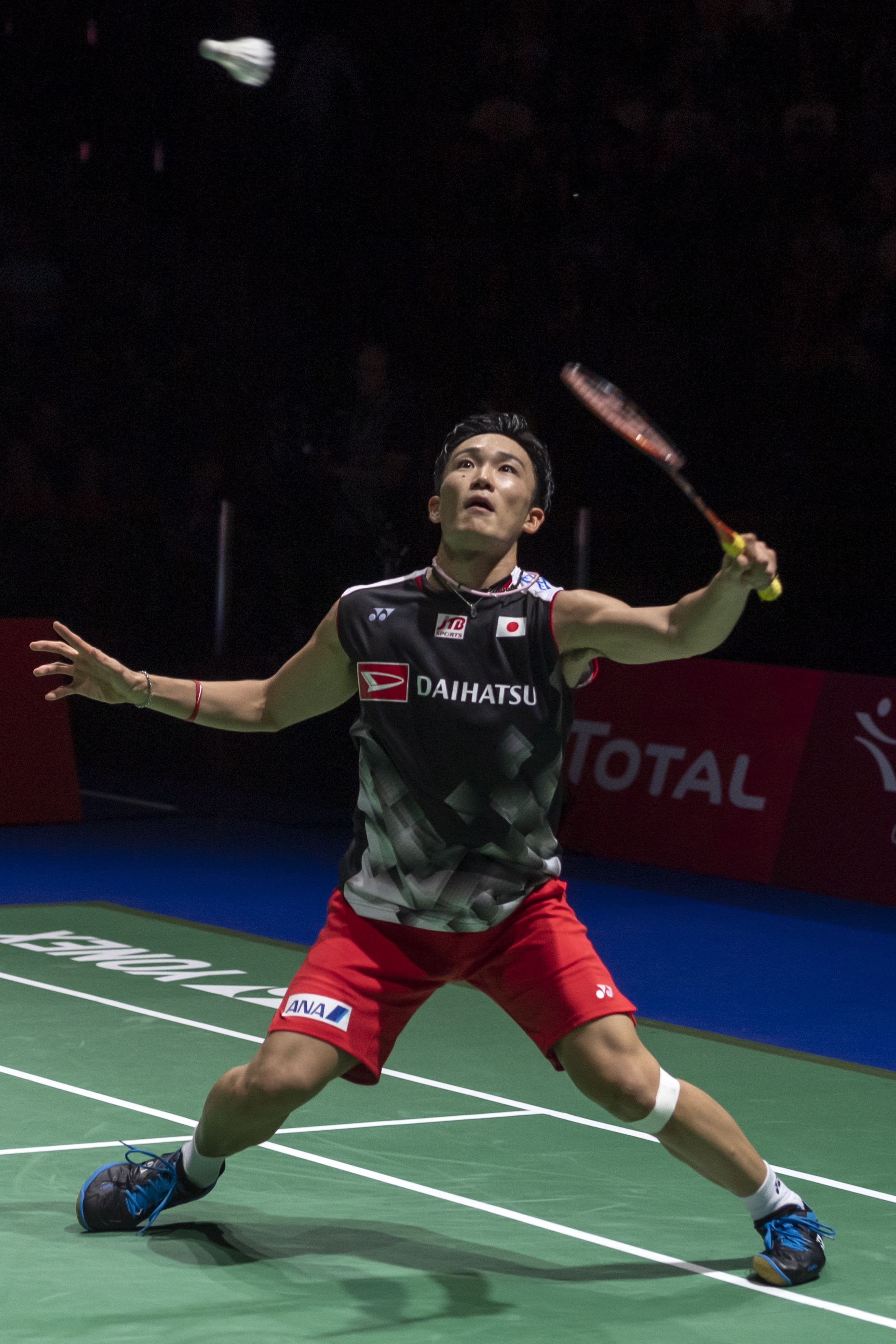 日本羽毛球队鏖战英格兰羽毛球队，桃田贤斗惊艳世界的简单介绍