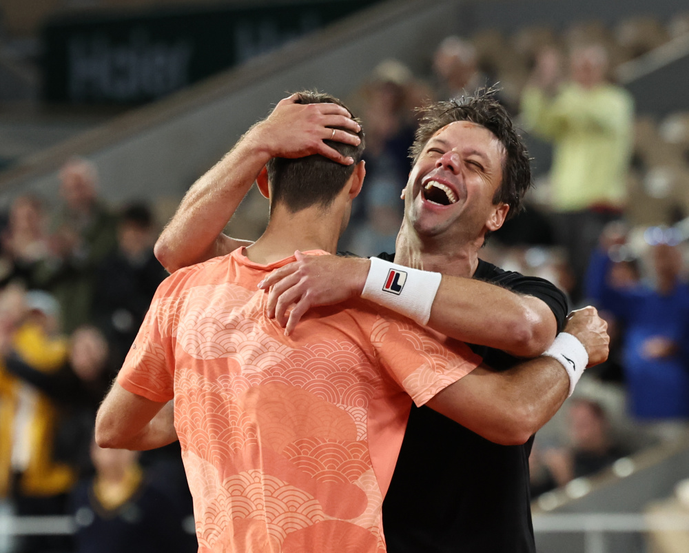 西班牙网球队险胜法国网球队，瓦林卡爆发神勇的简单介绍