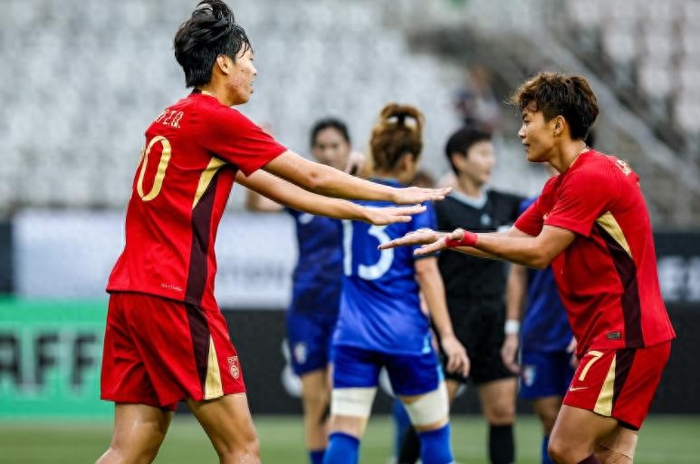 韩国队翻盘印尼队,陈雨菲关键制胜 韩国队翻盘印尼队,陈雨菲关键制胜