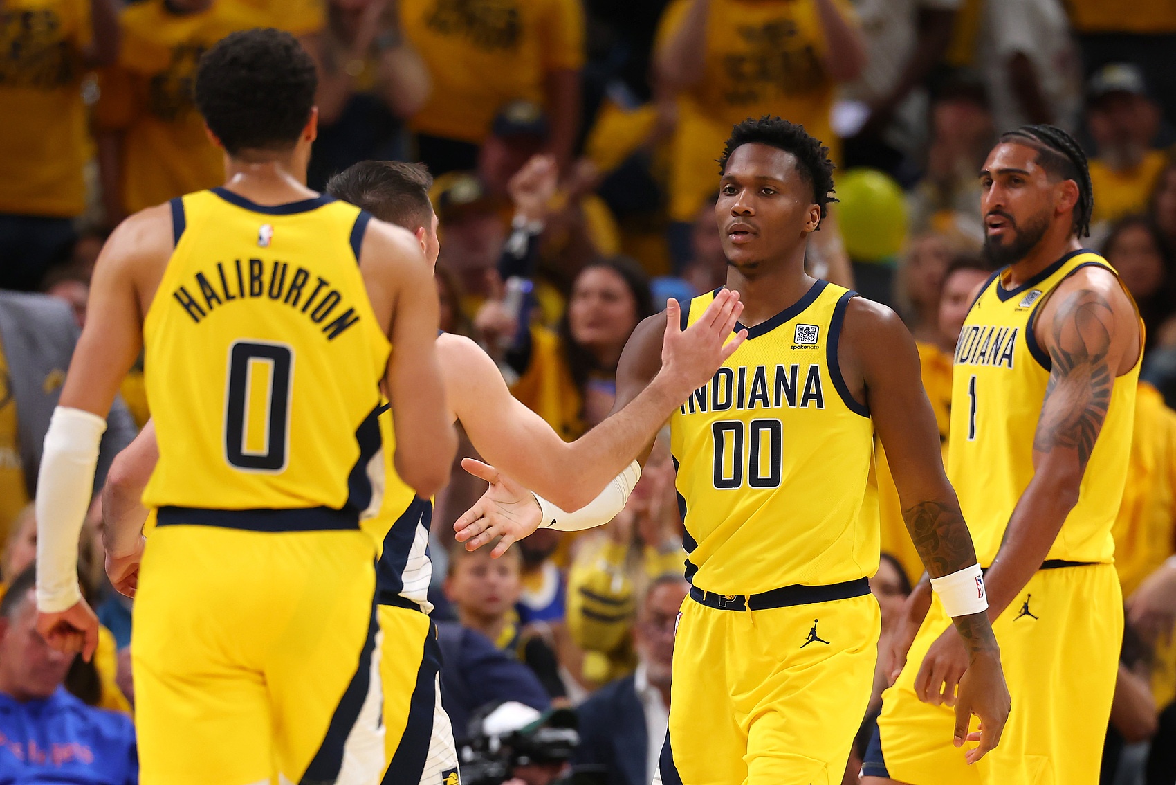 马刺轻取四川队，西亚卡姆状态火热