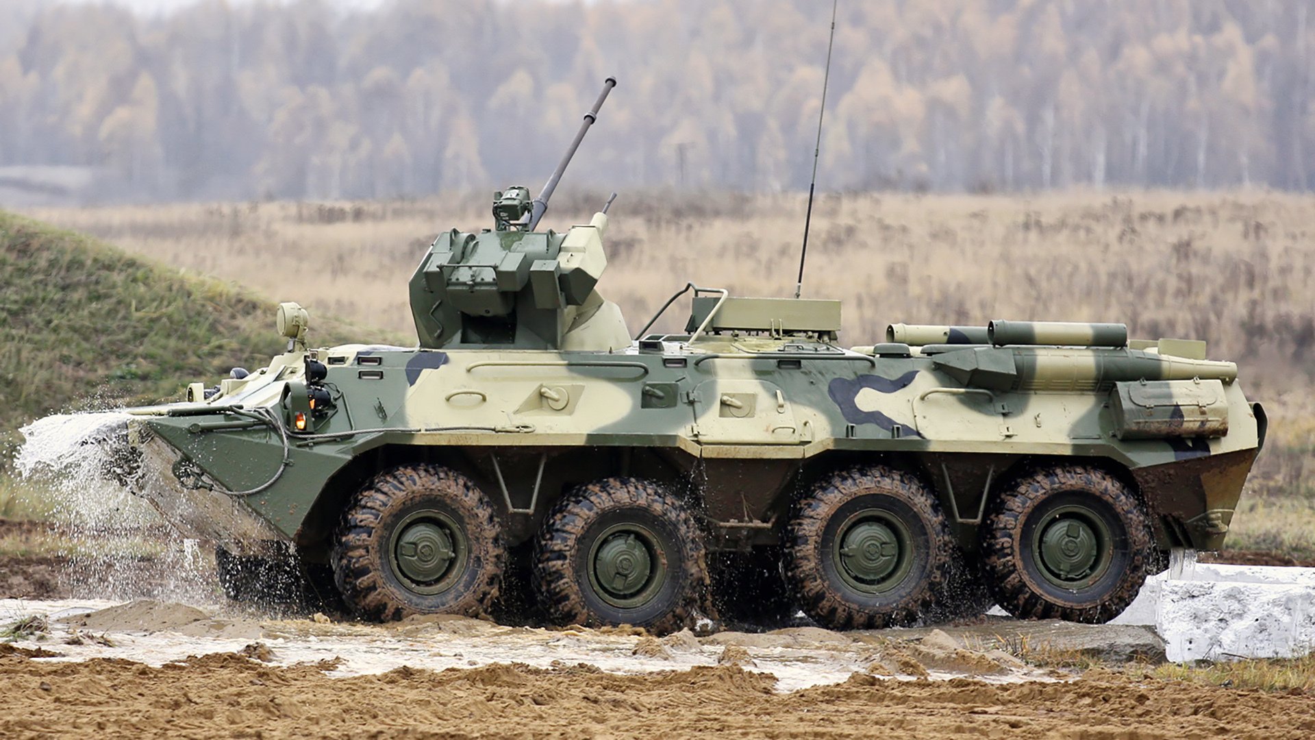 银绿风云变，阿斯顿马丁绝地逆转，诺里斯烈火燃赛道