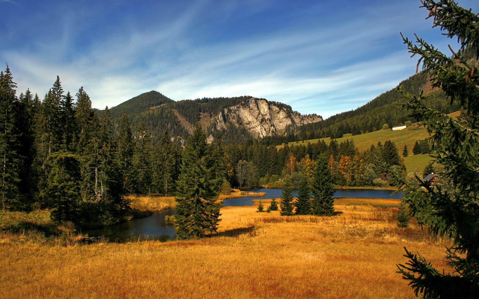 国家德比新定义，当皇马蓝白遇上智利红，劳塔罗完成双重征服