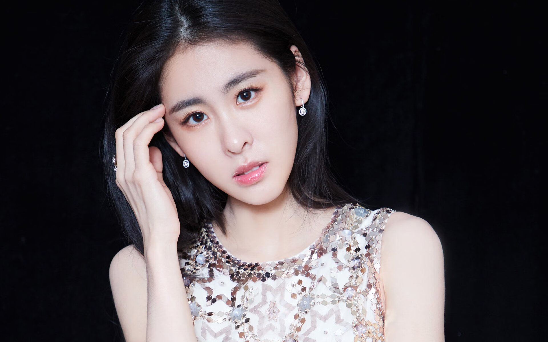 2026世界杯焦点战，钢铁活塞无情冲垮飞翔鹈鹕