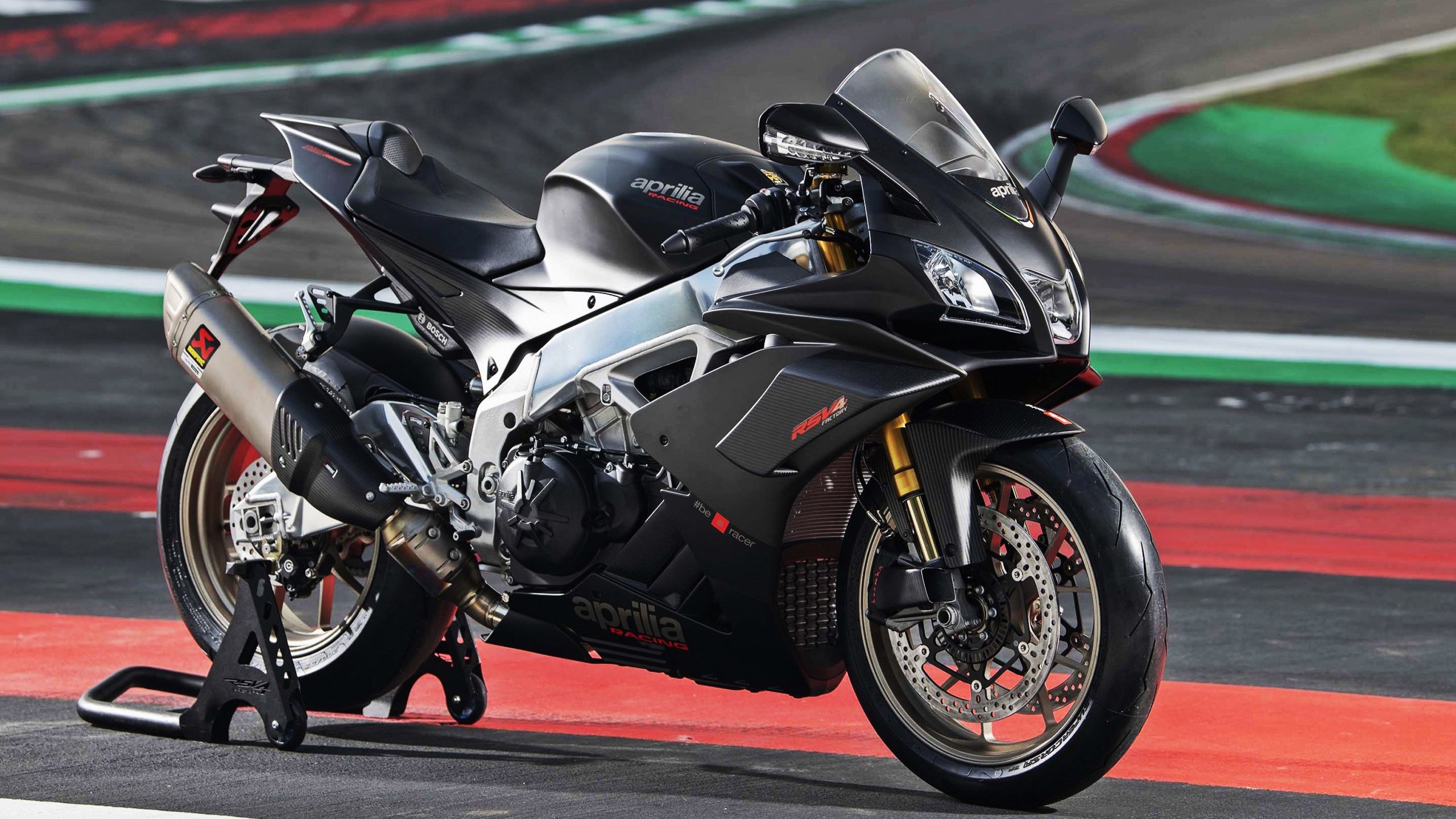 当伊布手握方向盘，两个最后时刻如何重塑胜利的定义