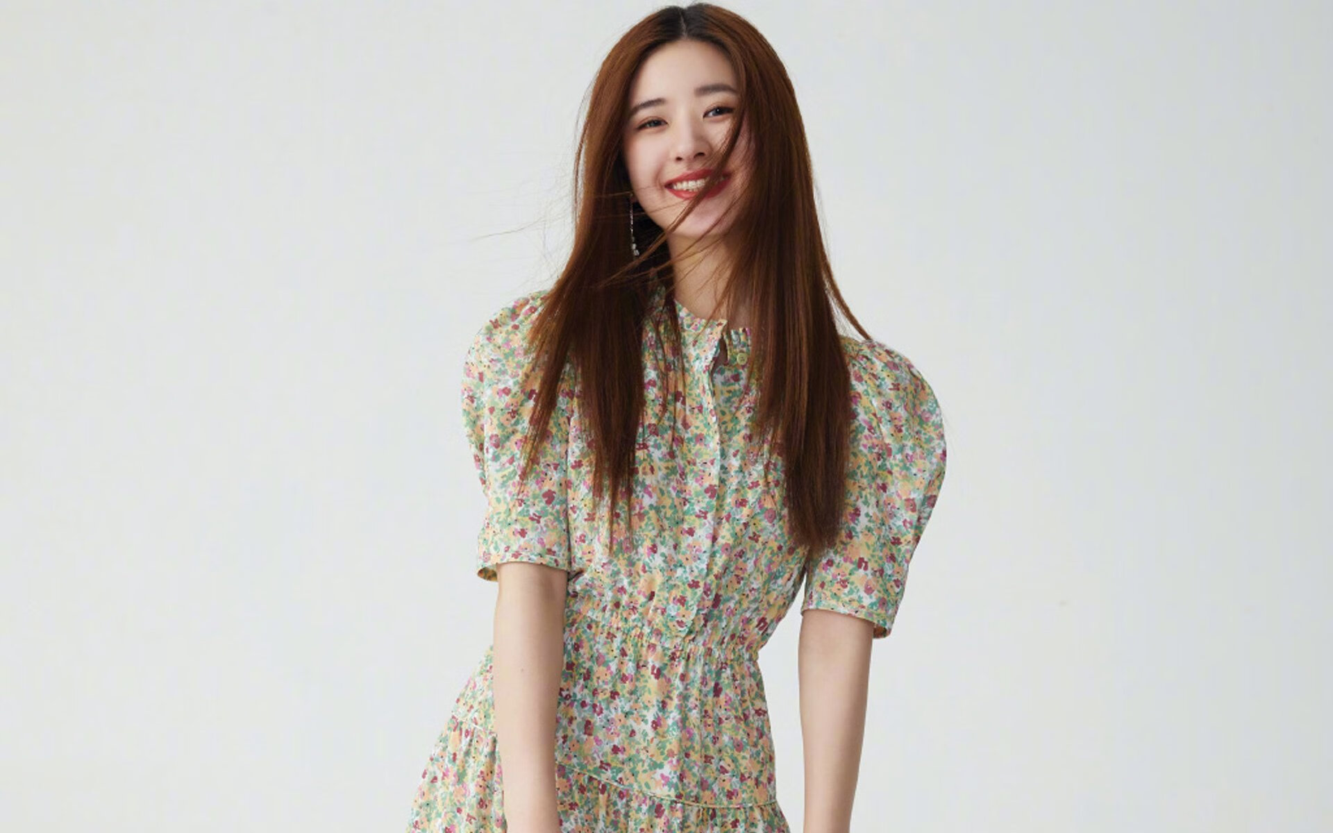 沙与雪的拥抱，当弗拉霍维奇为阿尔及利亚推开世界之门