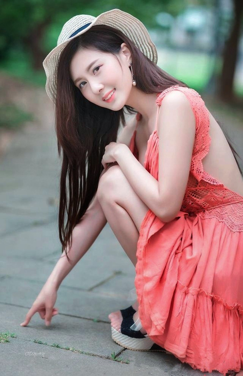 铁骑突围，2026世界杯B组关键战，伊朗以血性险胜厄瓜多尔，阿方索·戴维斯独领风骚带队取胜